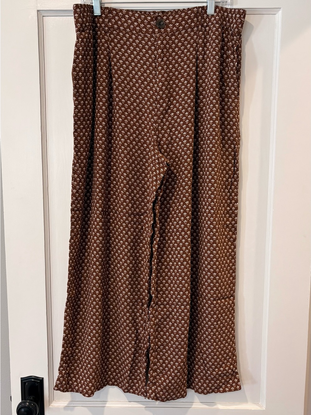 Treasure & Bond Pleated Microprint Wide-Leg Pants